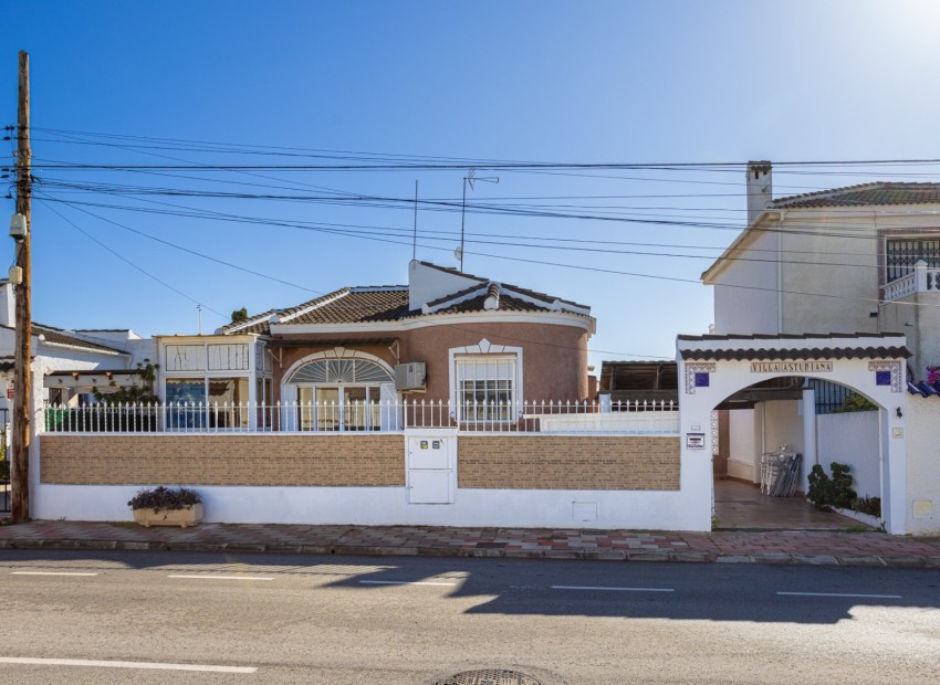 Resale - Detached Villa -
Torrevieja - Urbanización San Luis