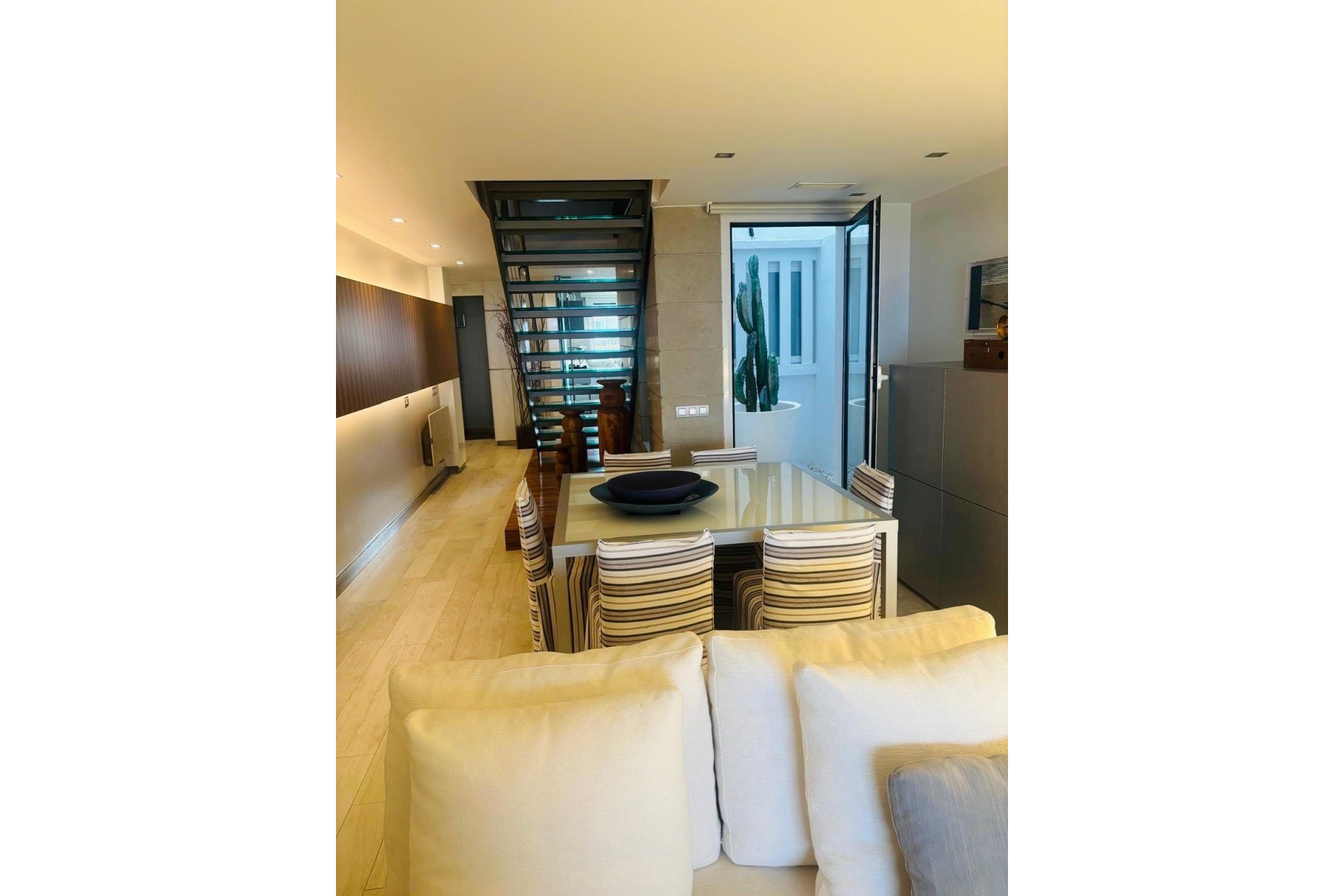 Resale - Duplex -
Oliva - Oliva Nova