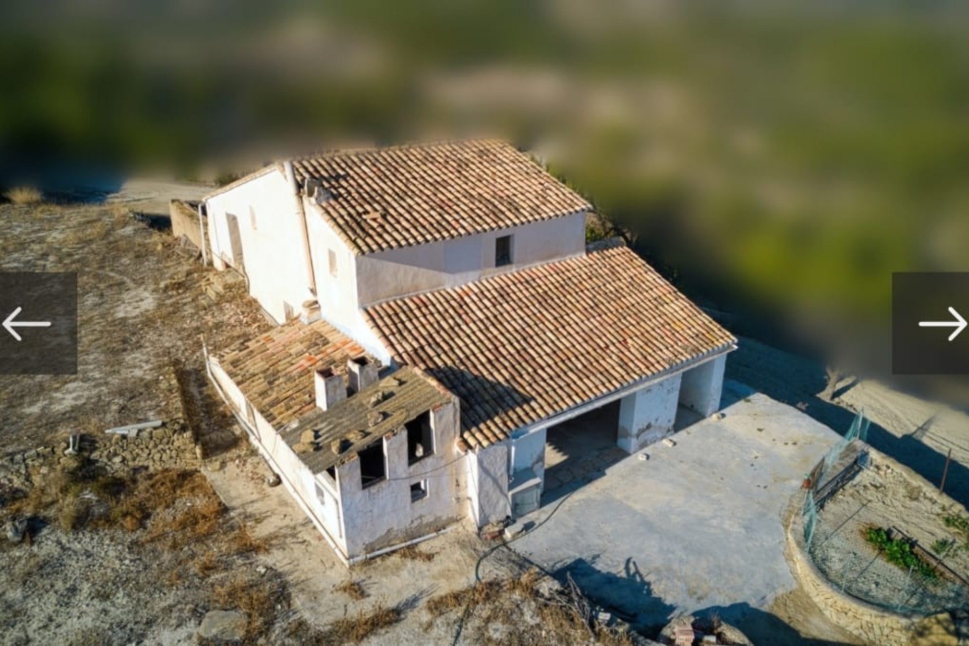 Resale - Finca -
Benissa