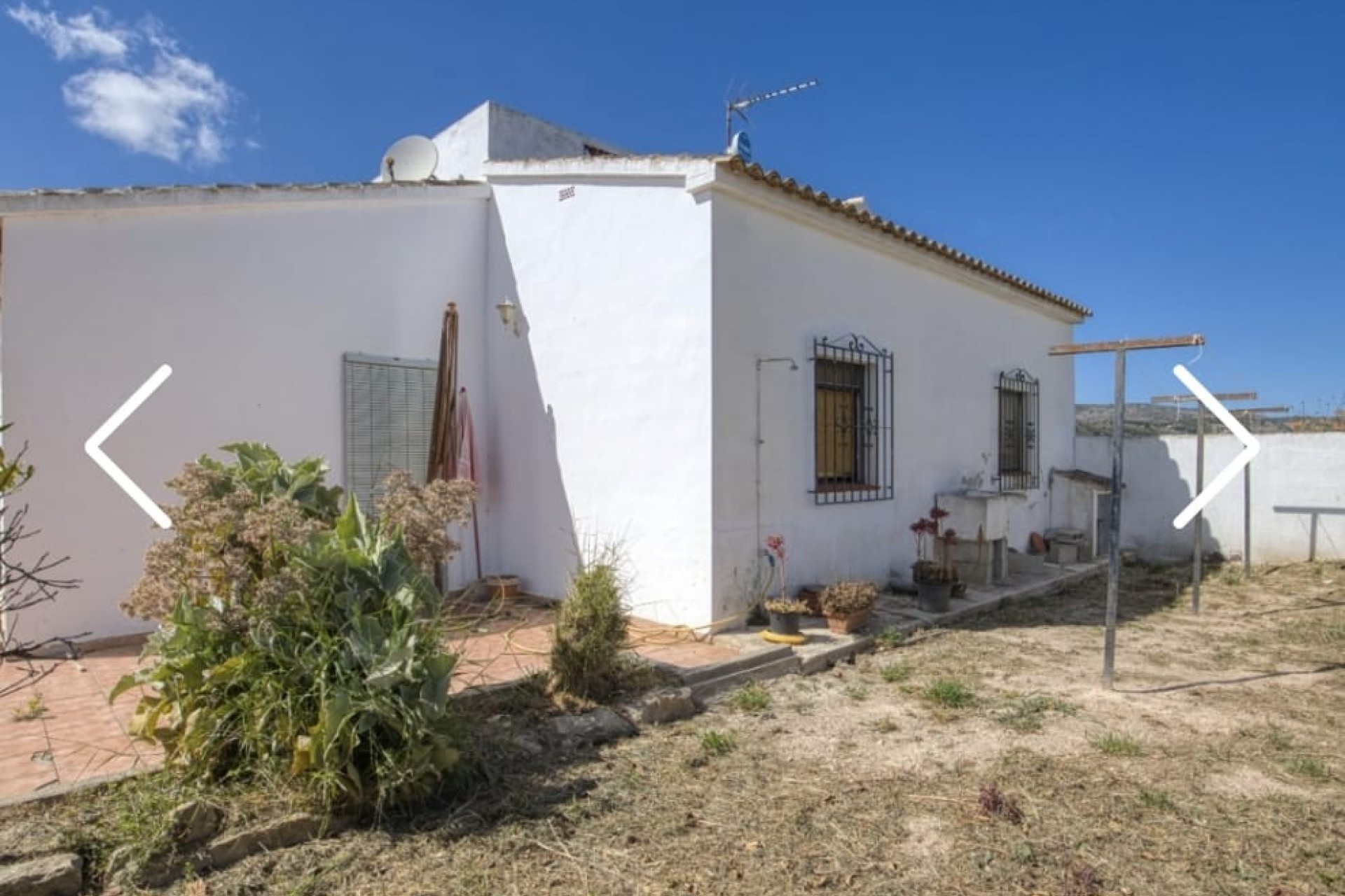 Resale - Finca -
Benissa