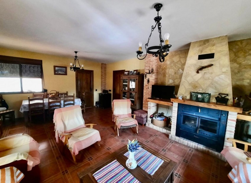 Resale - Finca -
Fortuna