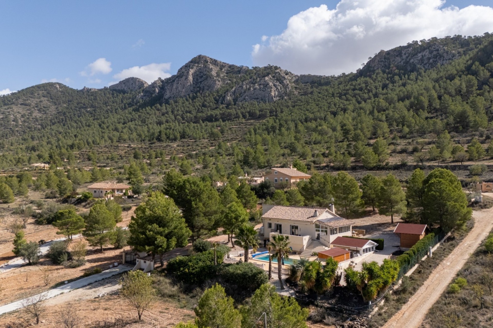 Resale - Finca -
La Zarza