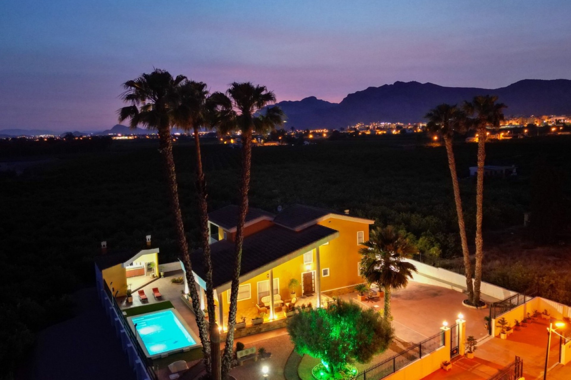 Resale - Finca -
Orihuela