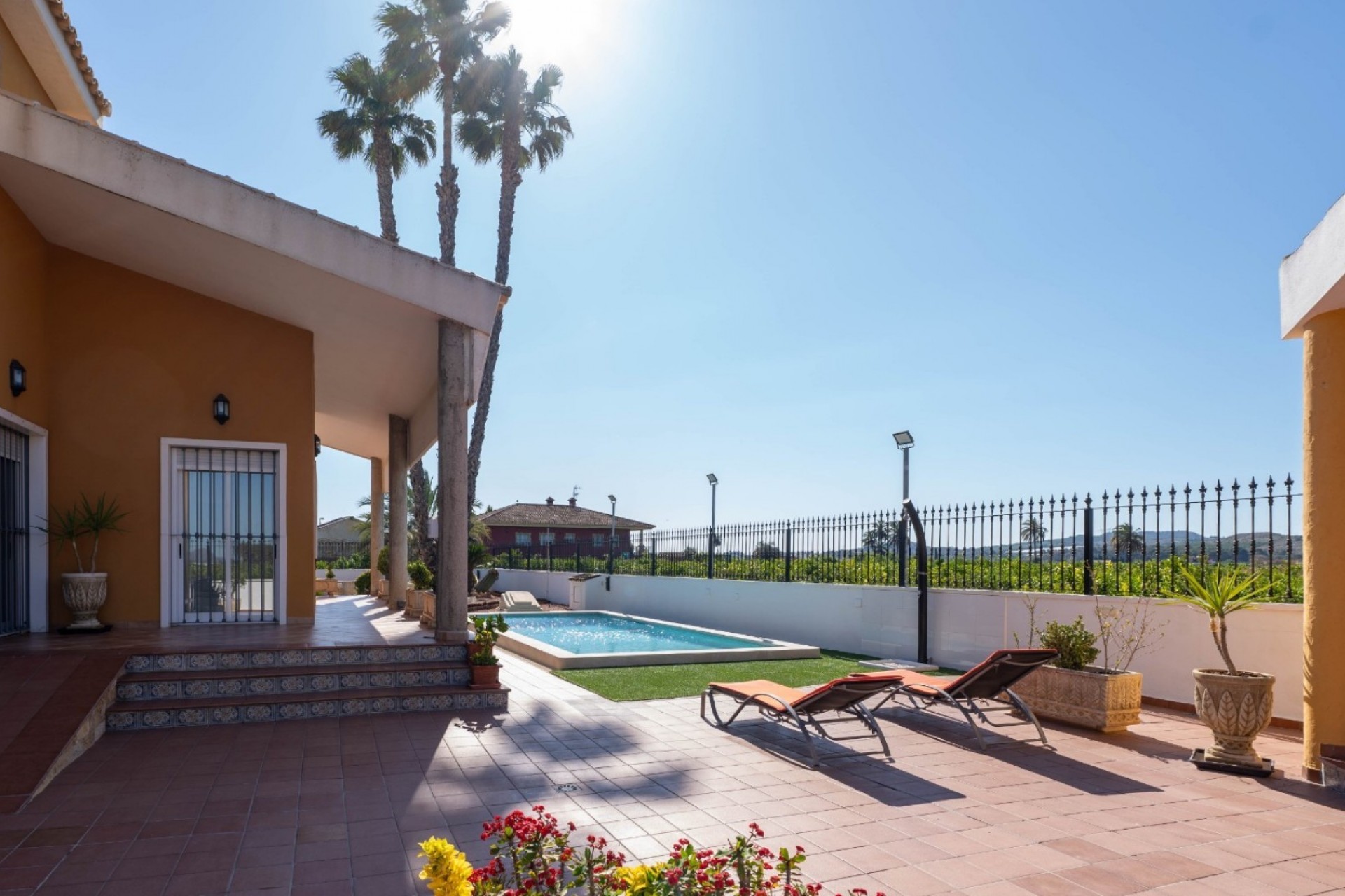 Resale - Finca -
Orihuela