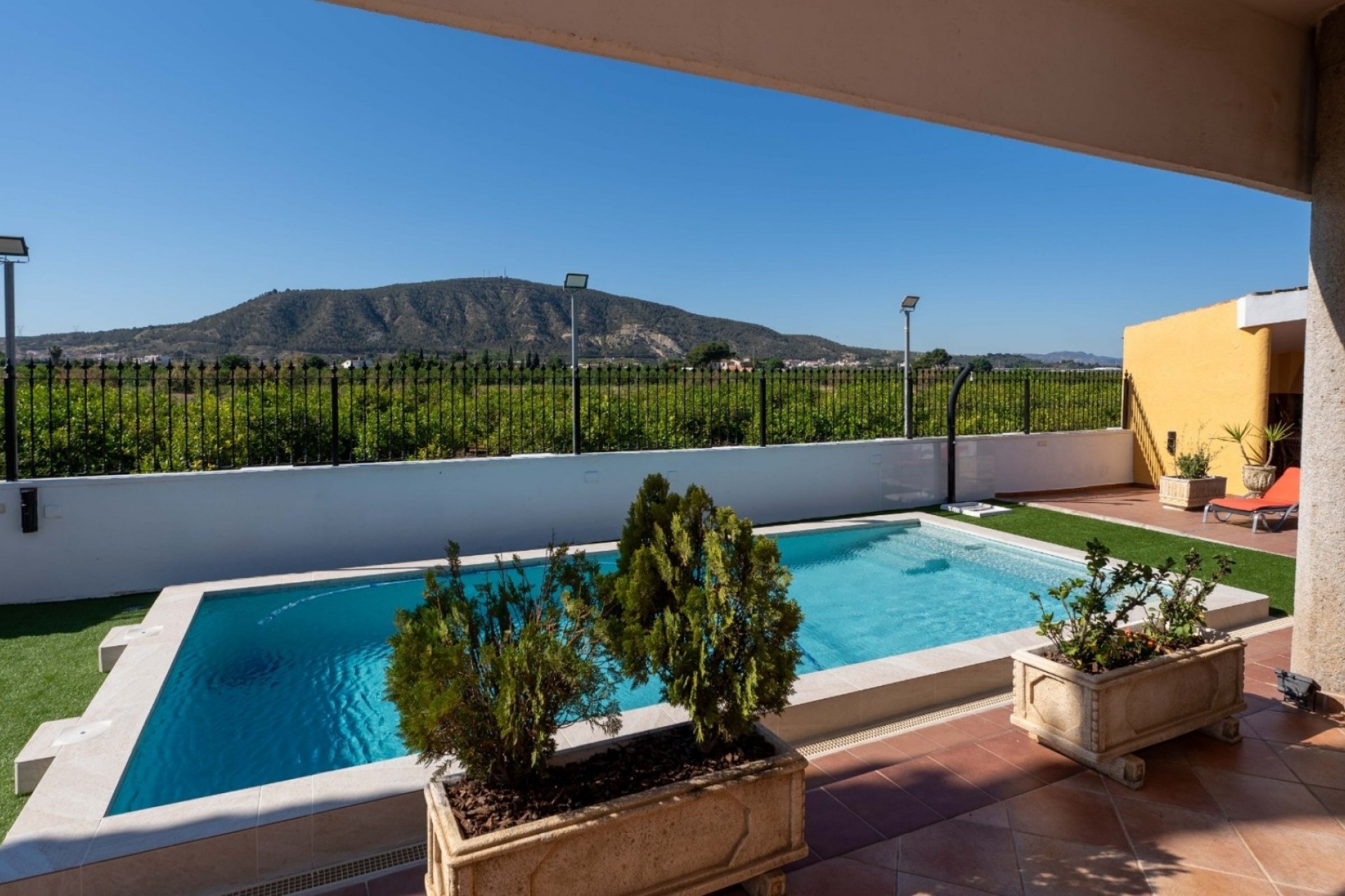 Resale - Finca -
Orihuela