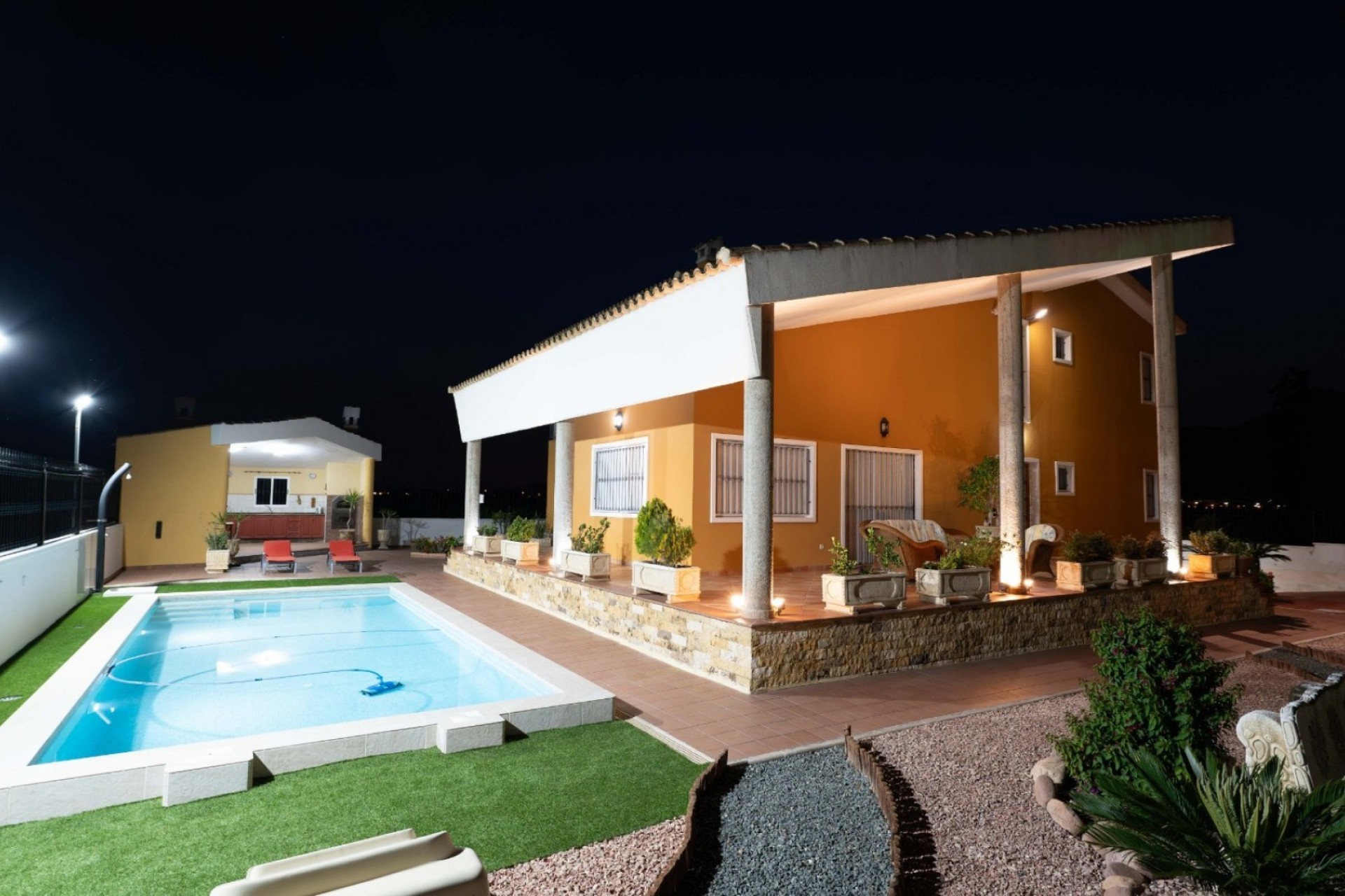 Resale - Finca -
Orihuela