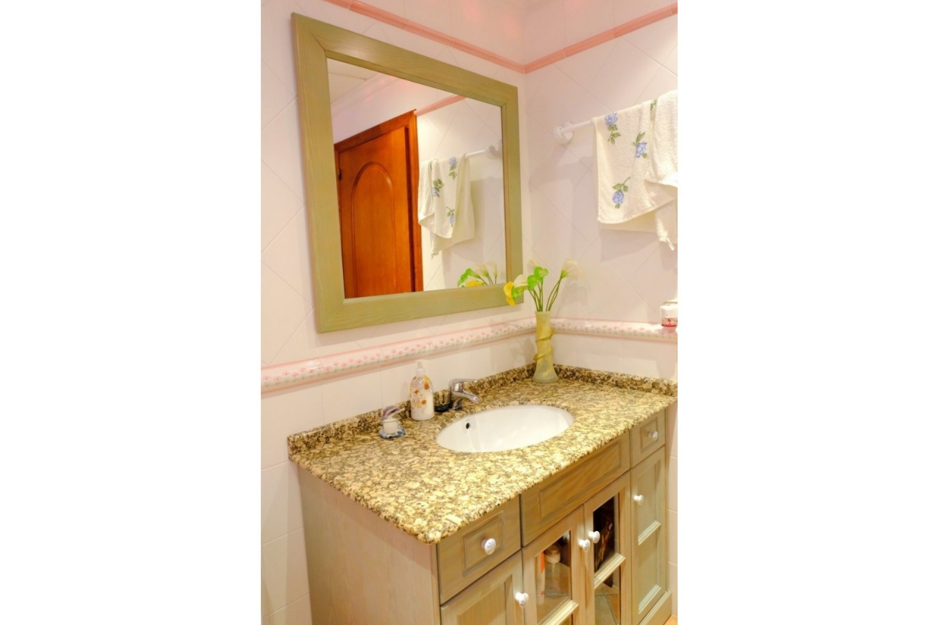 Resale - Finca -
Orihuela