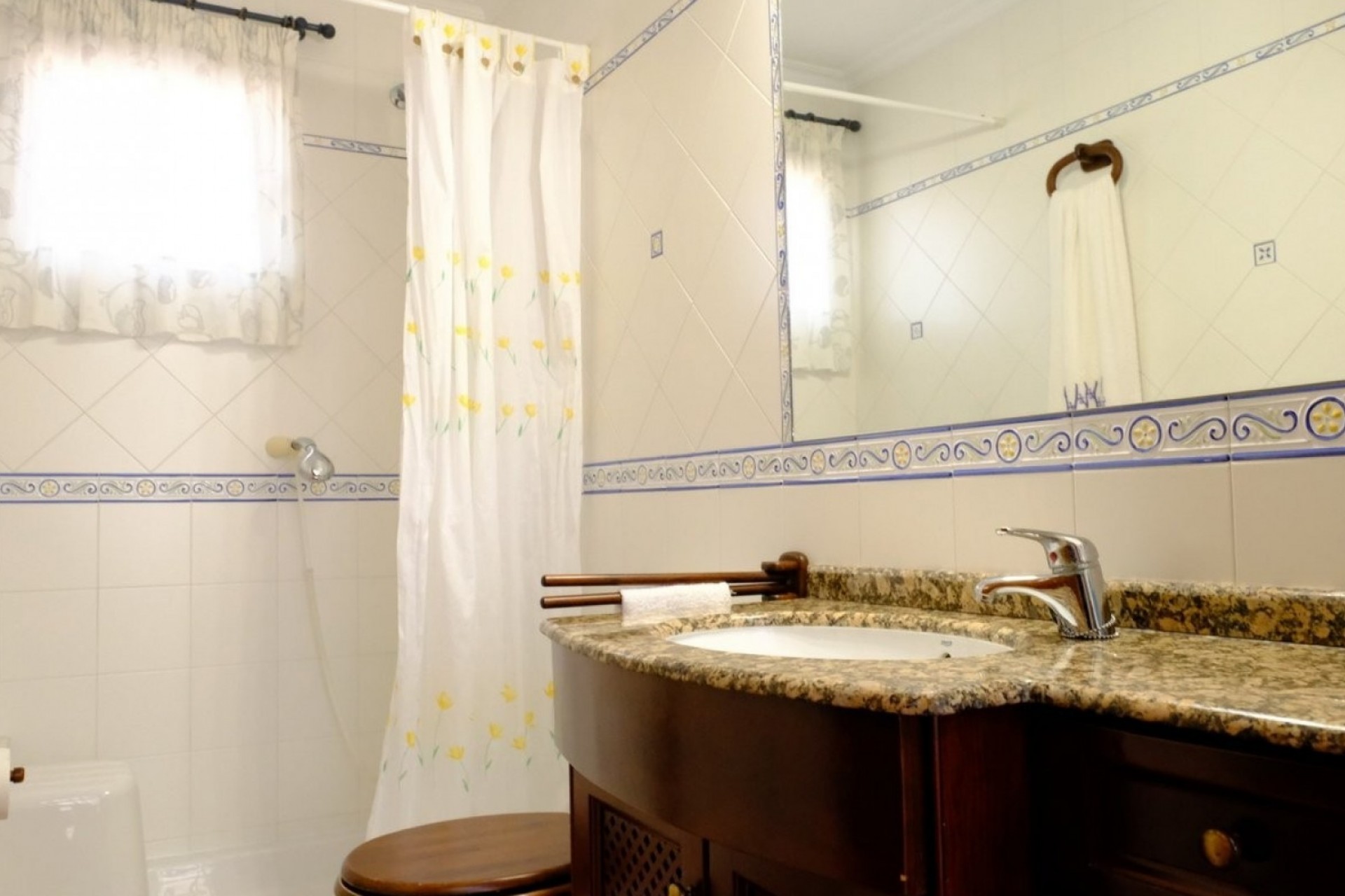 Resale - Finca -
Orihuela