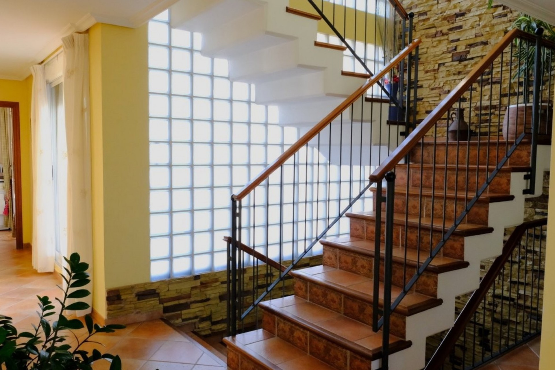 Resale - Finca -
Orihuela