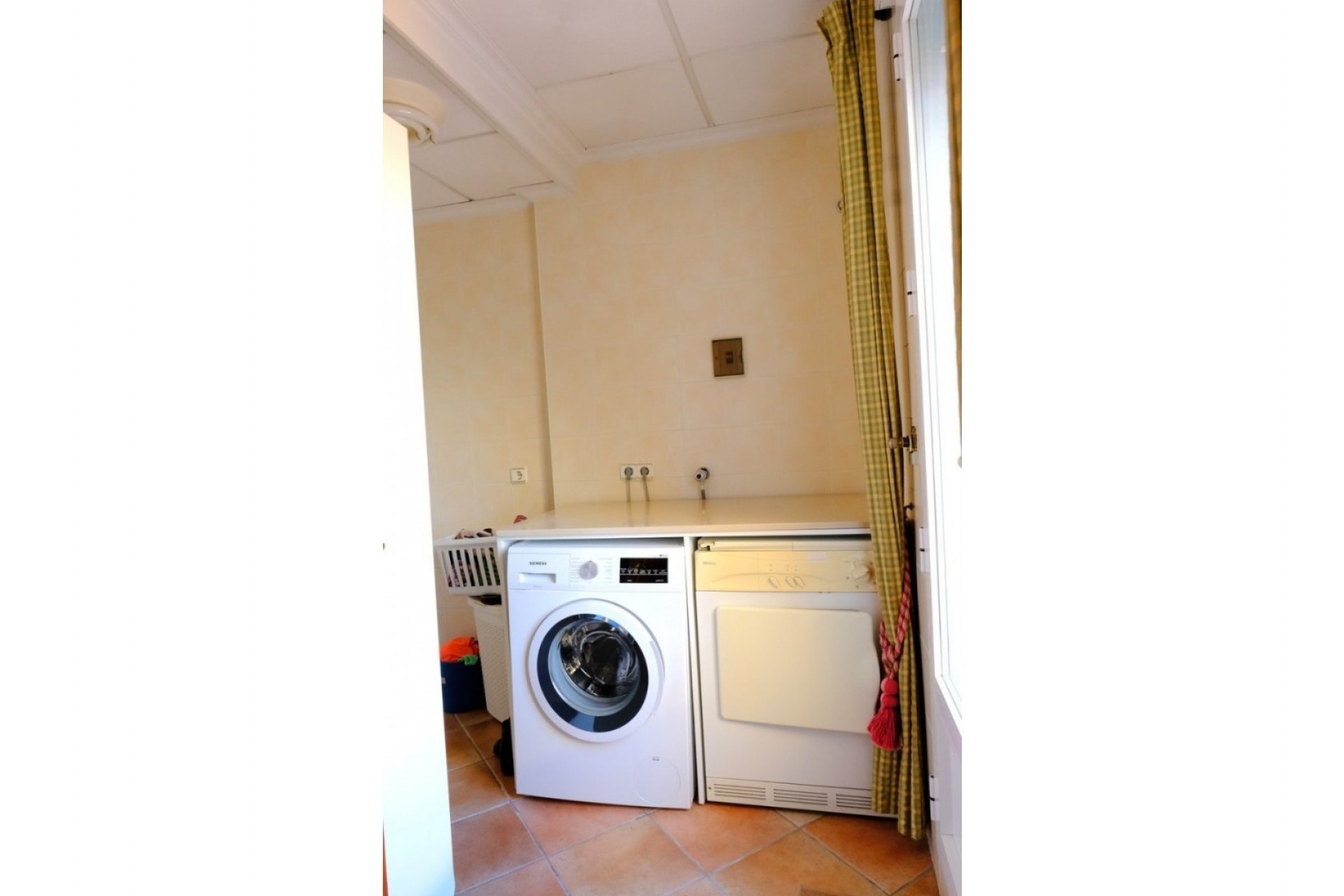 Resale - Finca -
Orihuela