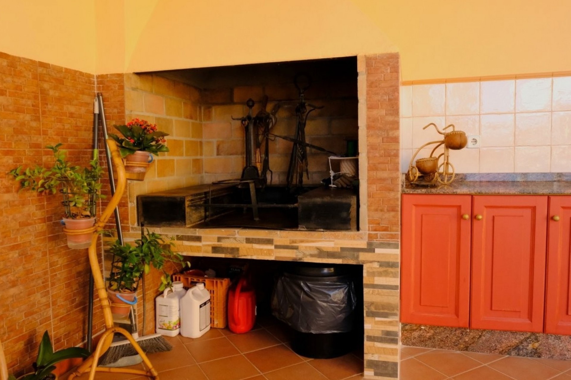 Resale - Finca -
Orihuela