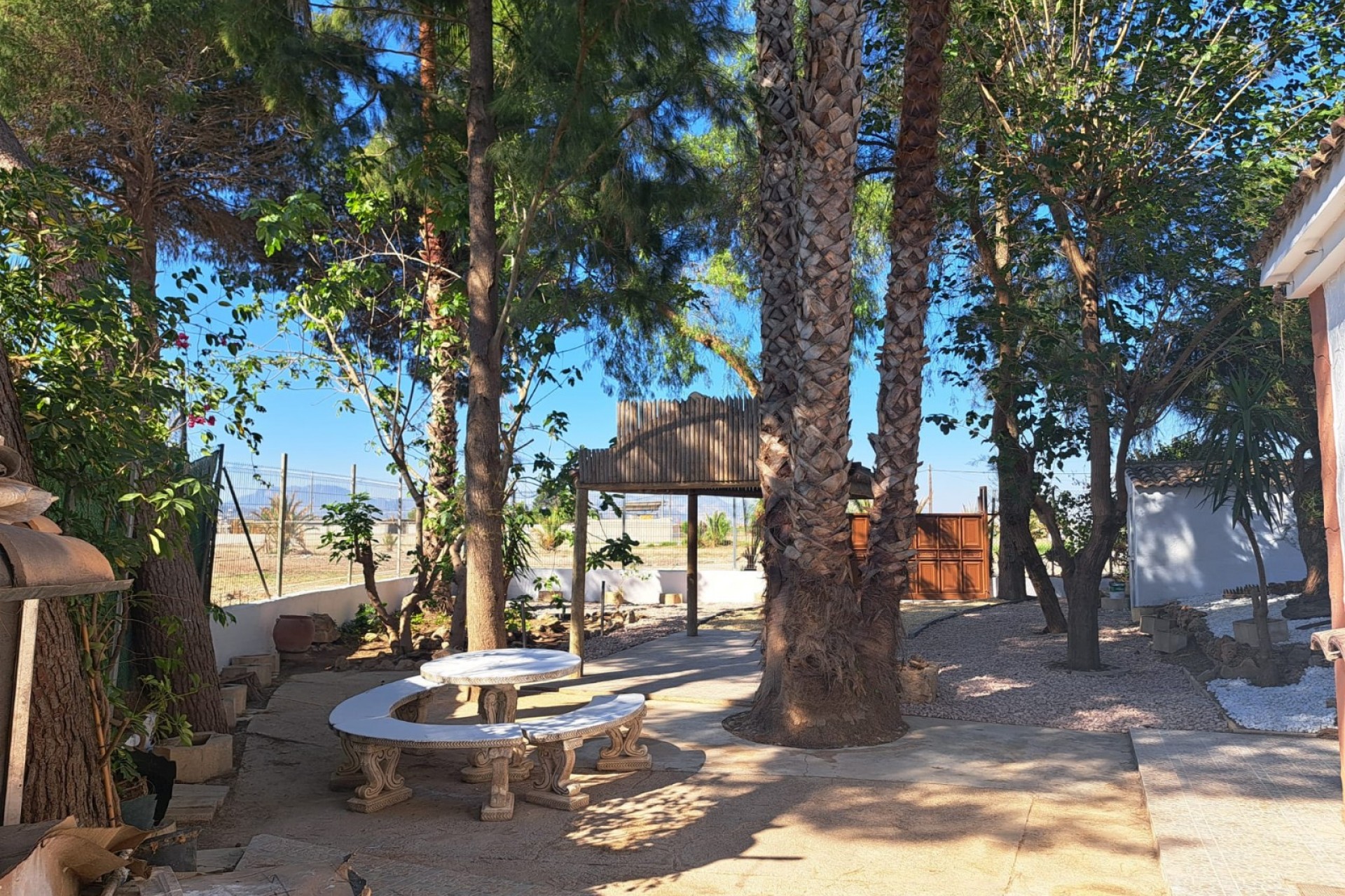 Resale - Finca -
Orihuela