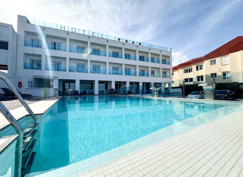 Resale - Hotel -
Jávea / Xàbia - Montañar - El Arenal