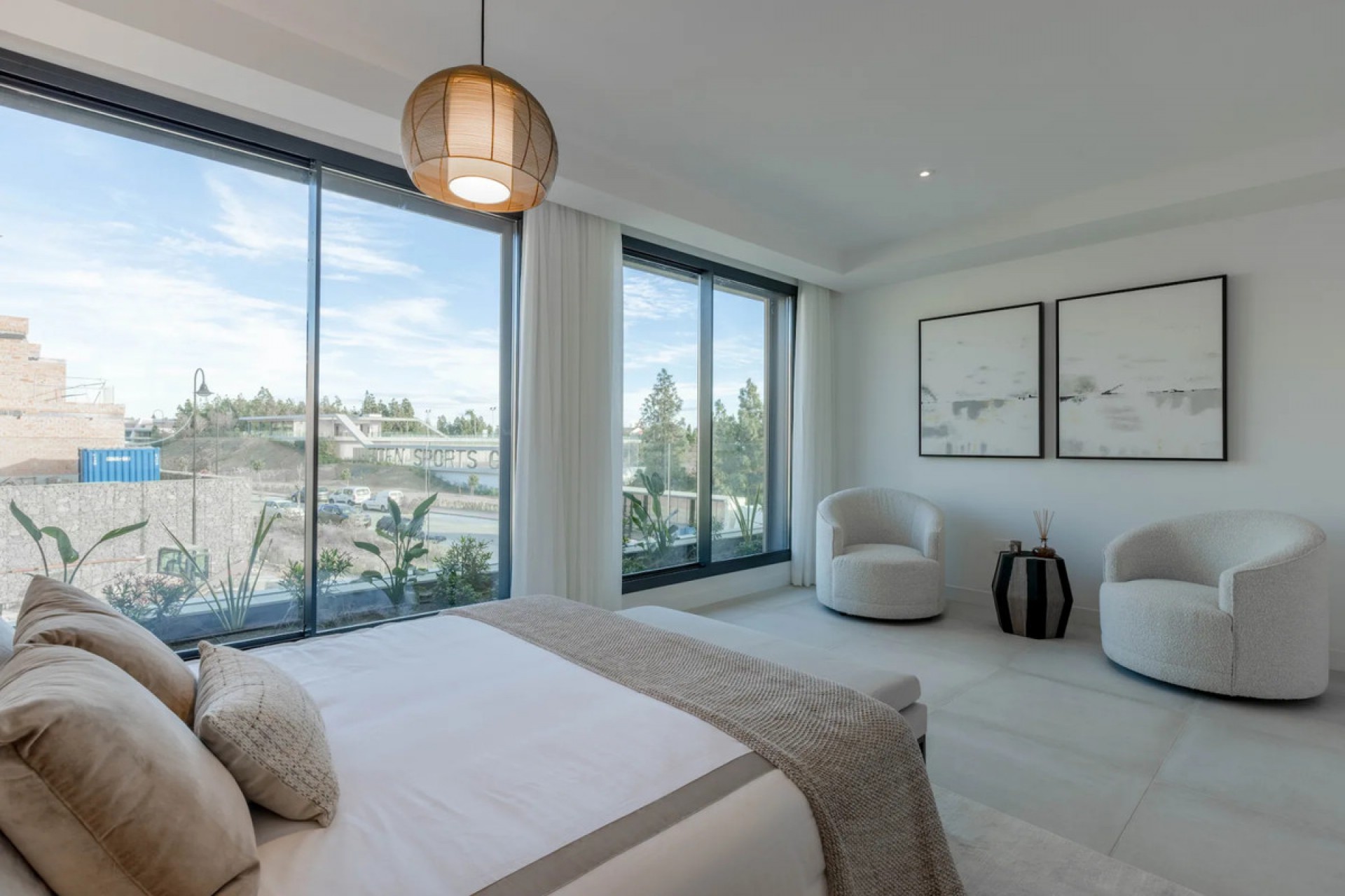 Resale - House -
El Chaparral