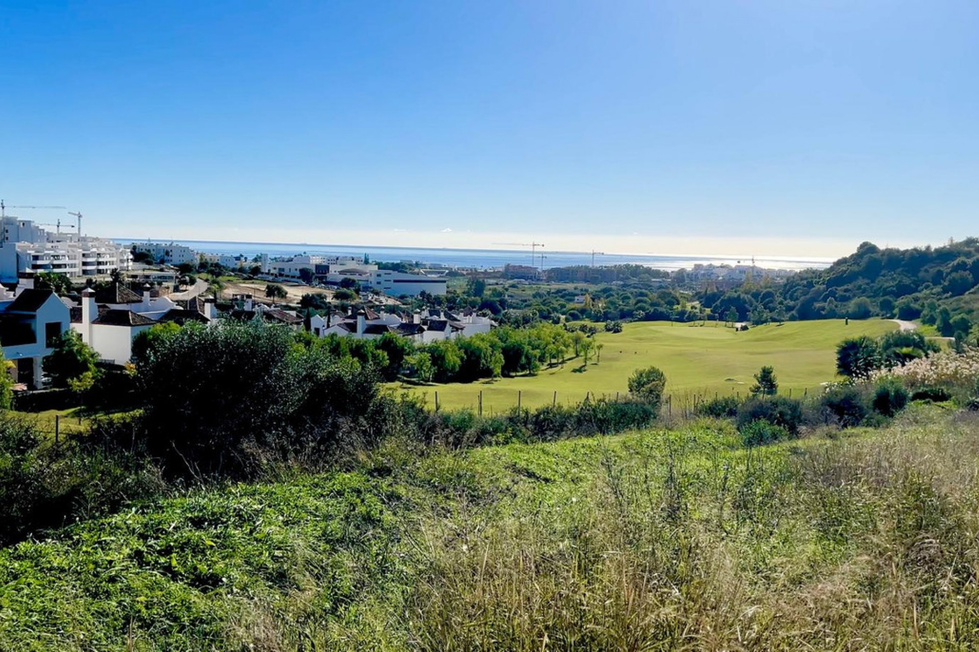 Resale - House -
Estepona