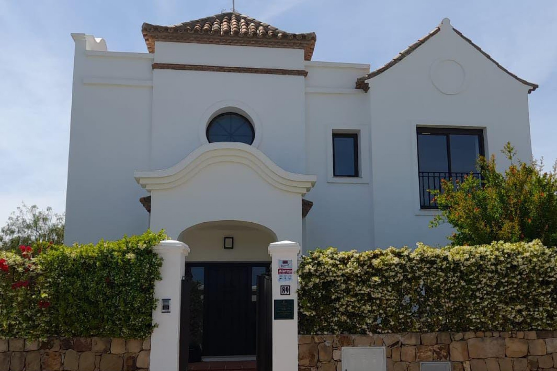 Resale - House -
Estepona