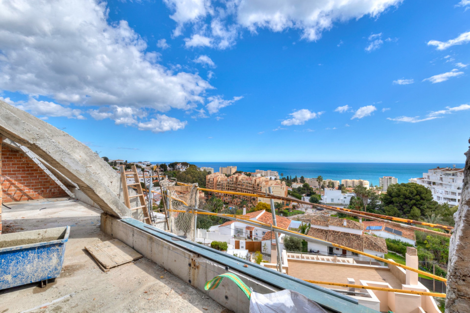 Resale - House -
Fuengirola