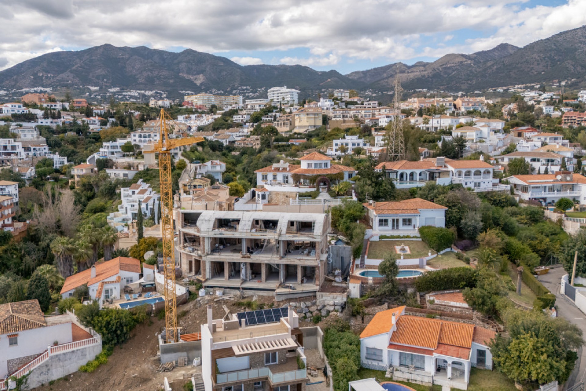 Resale - House -
Fuengirola