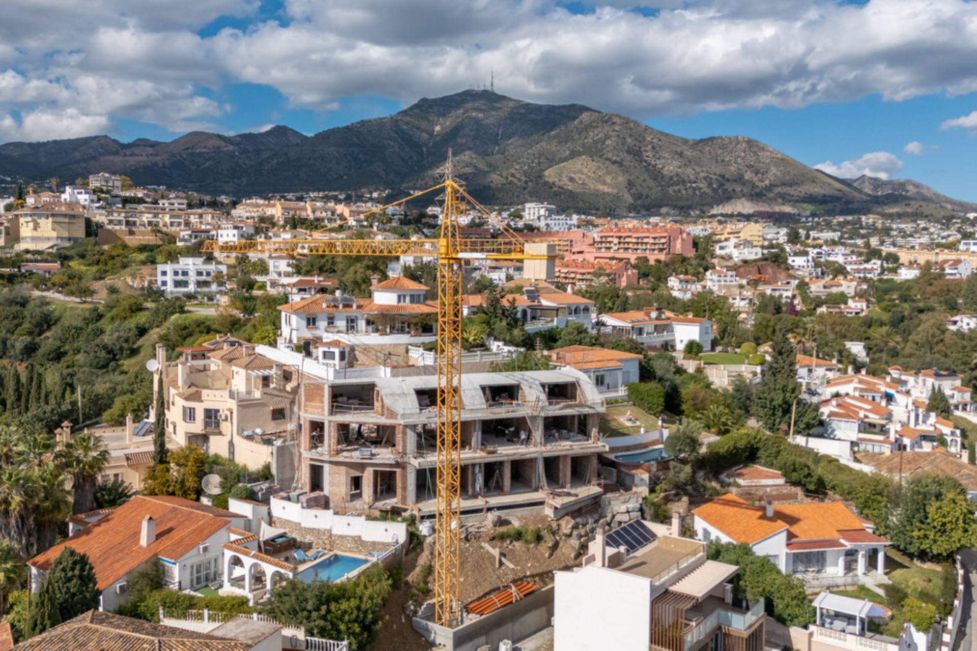 Resale - House -
Fuengirola
