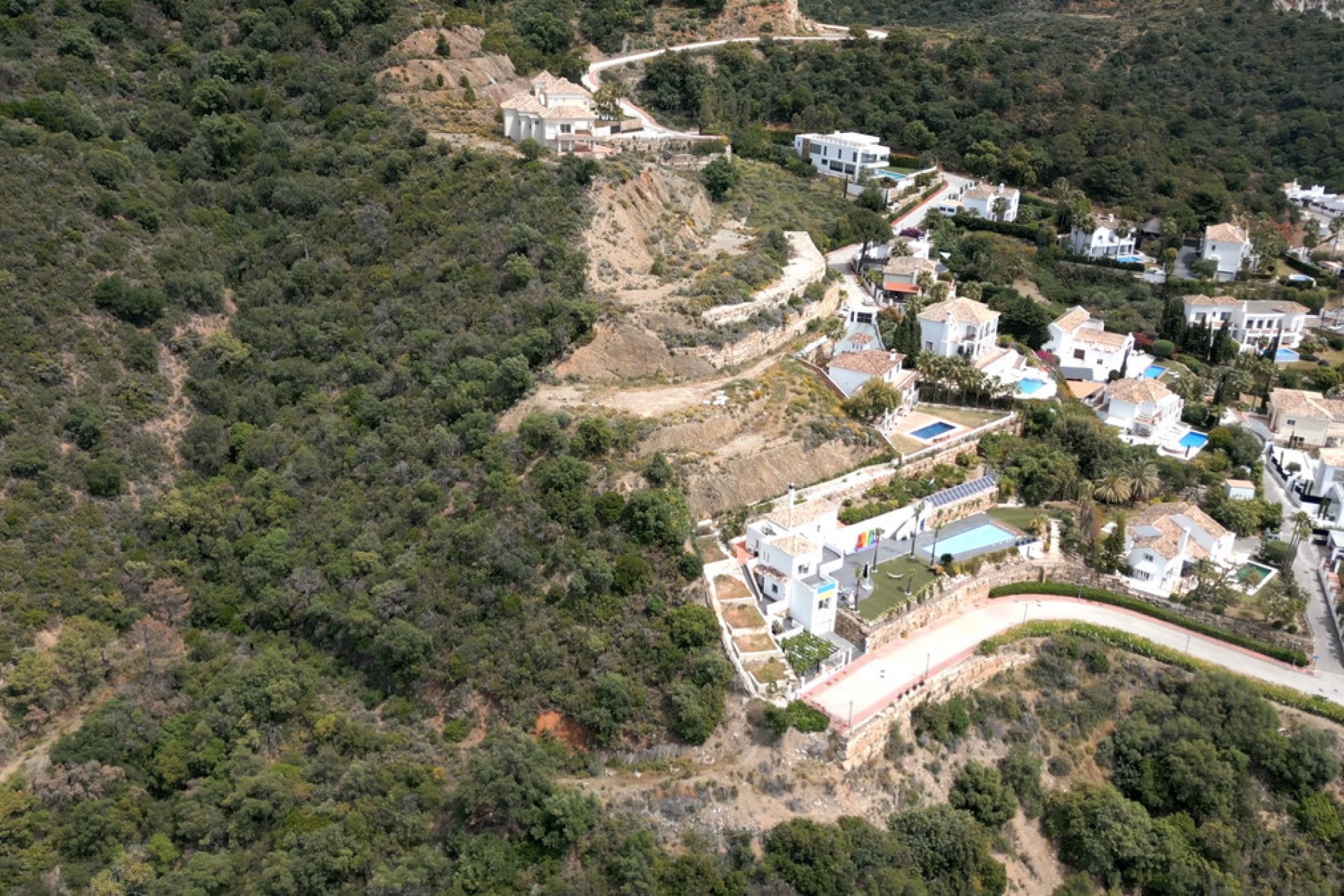 Resale - House -
Istán