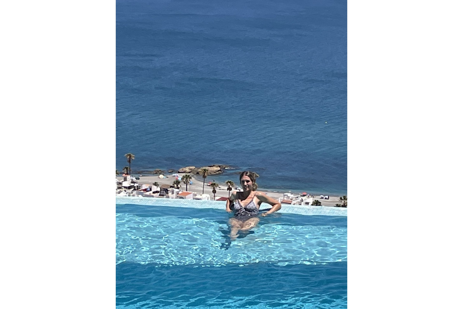 Resale - House -
Manilva