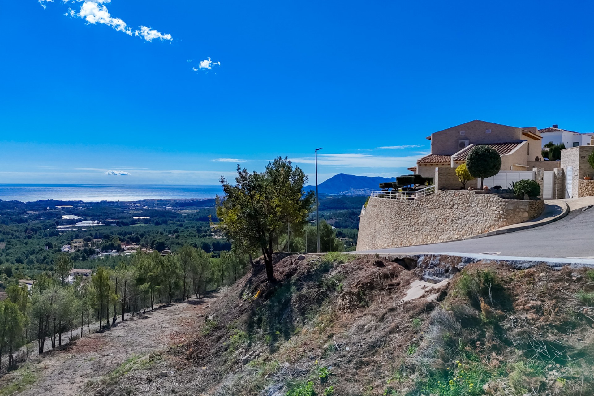 Resale - Land -
Altea