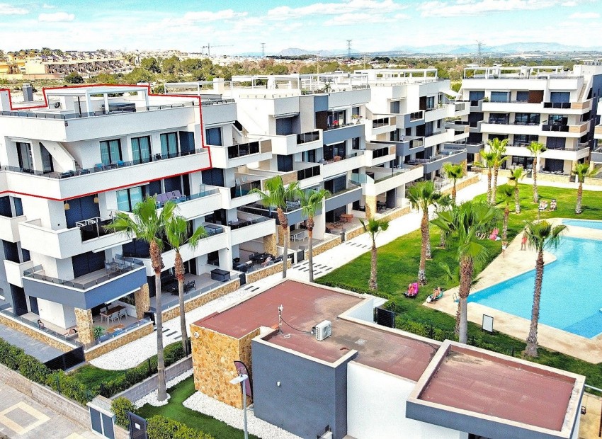 Resale - Penthouse -
Los Altos