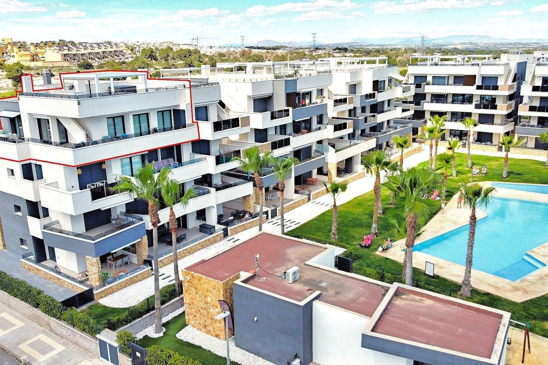 Resale - Penthouse -
Los Altos