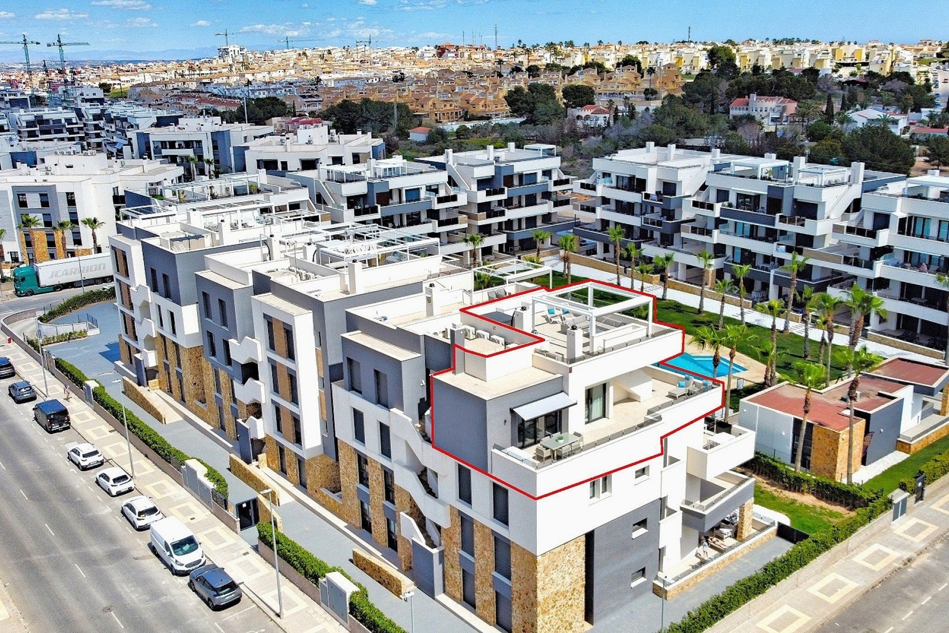 Resale - Penthouse -
Los Altos