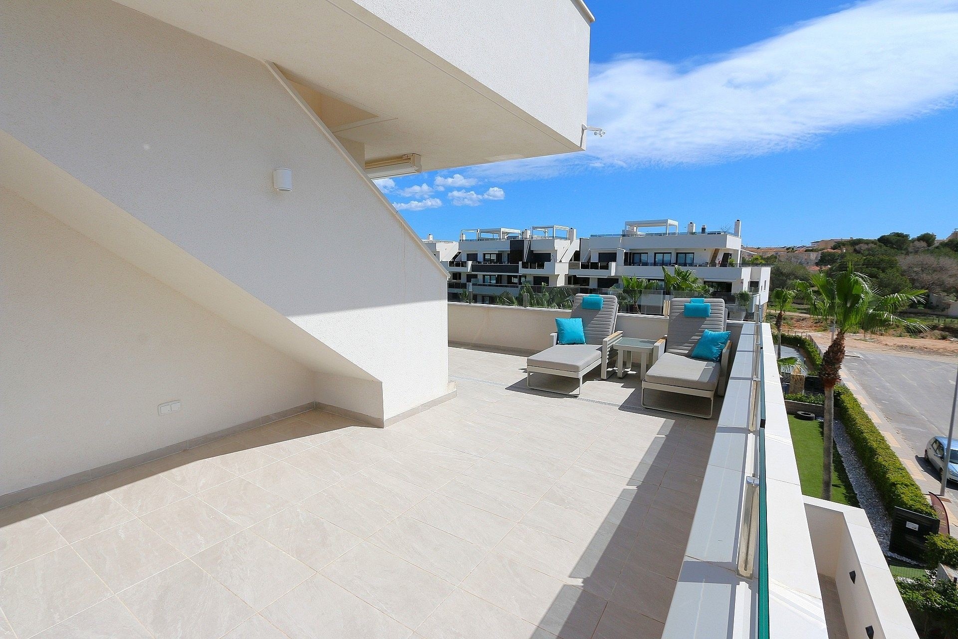 Resale - Penthouse -
Los Altos