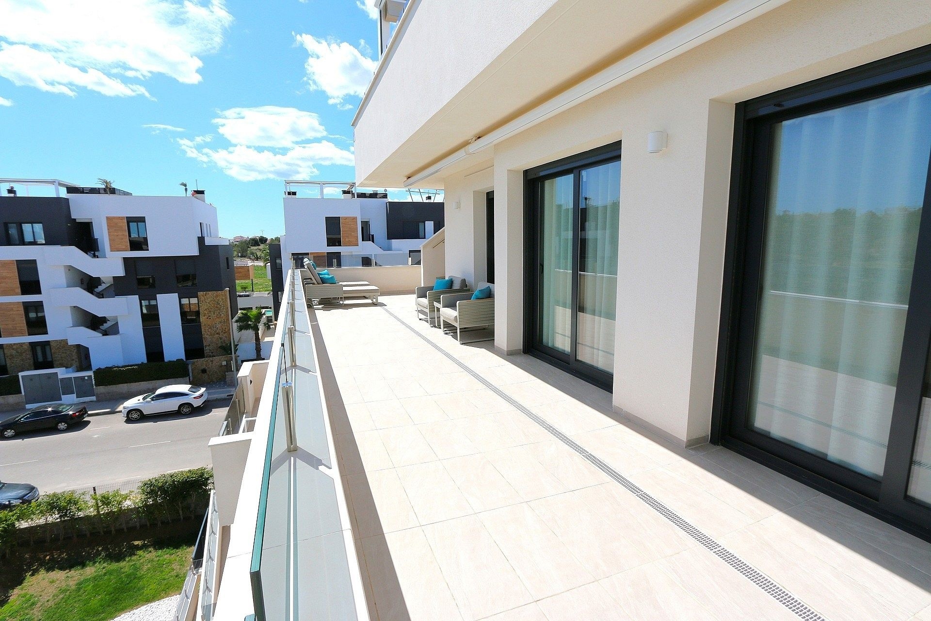 Resale - Penthouse -
Los Altos