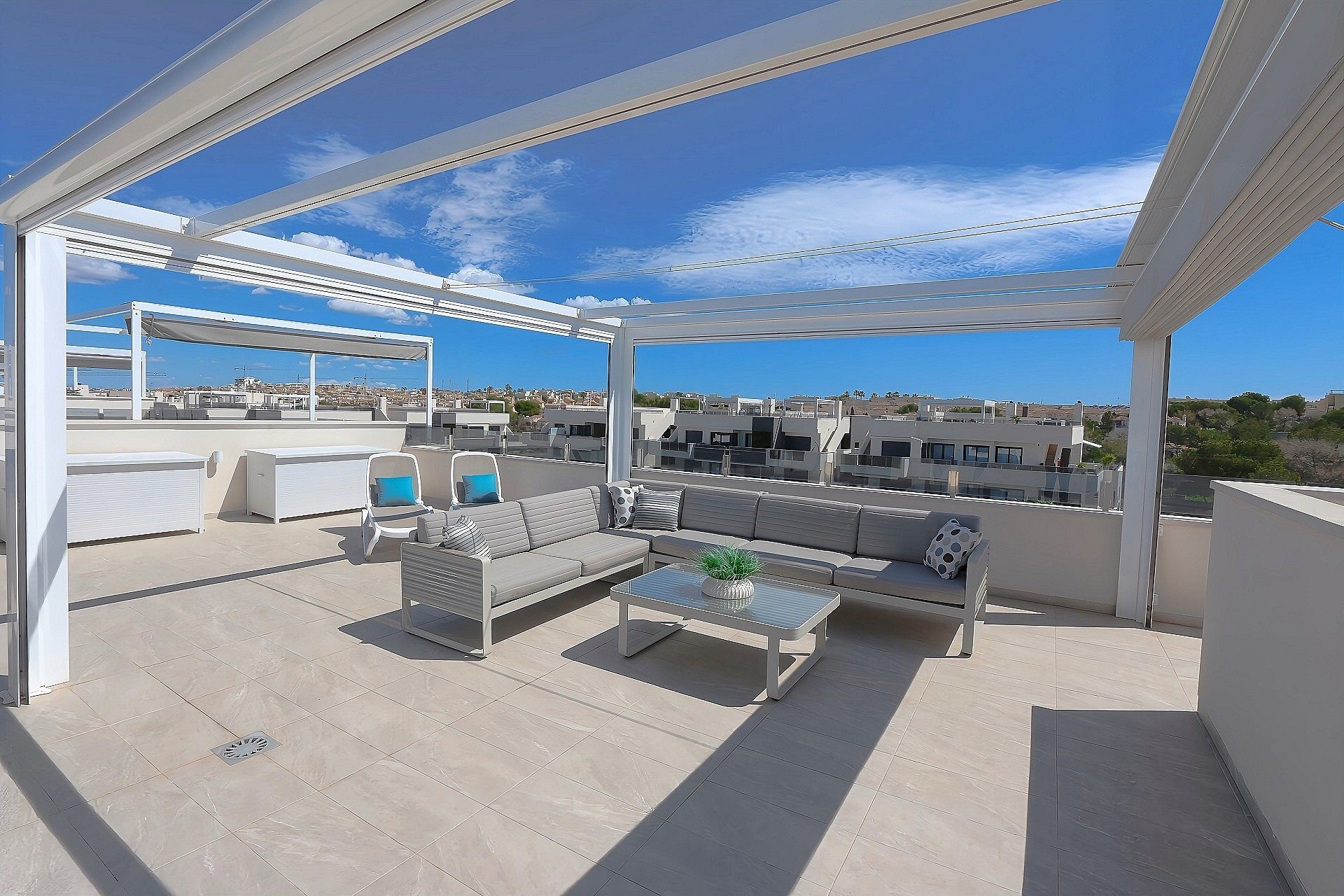 Resale - Penthouse -
Los Altos