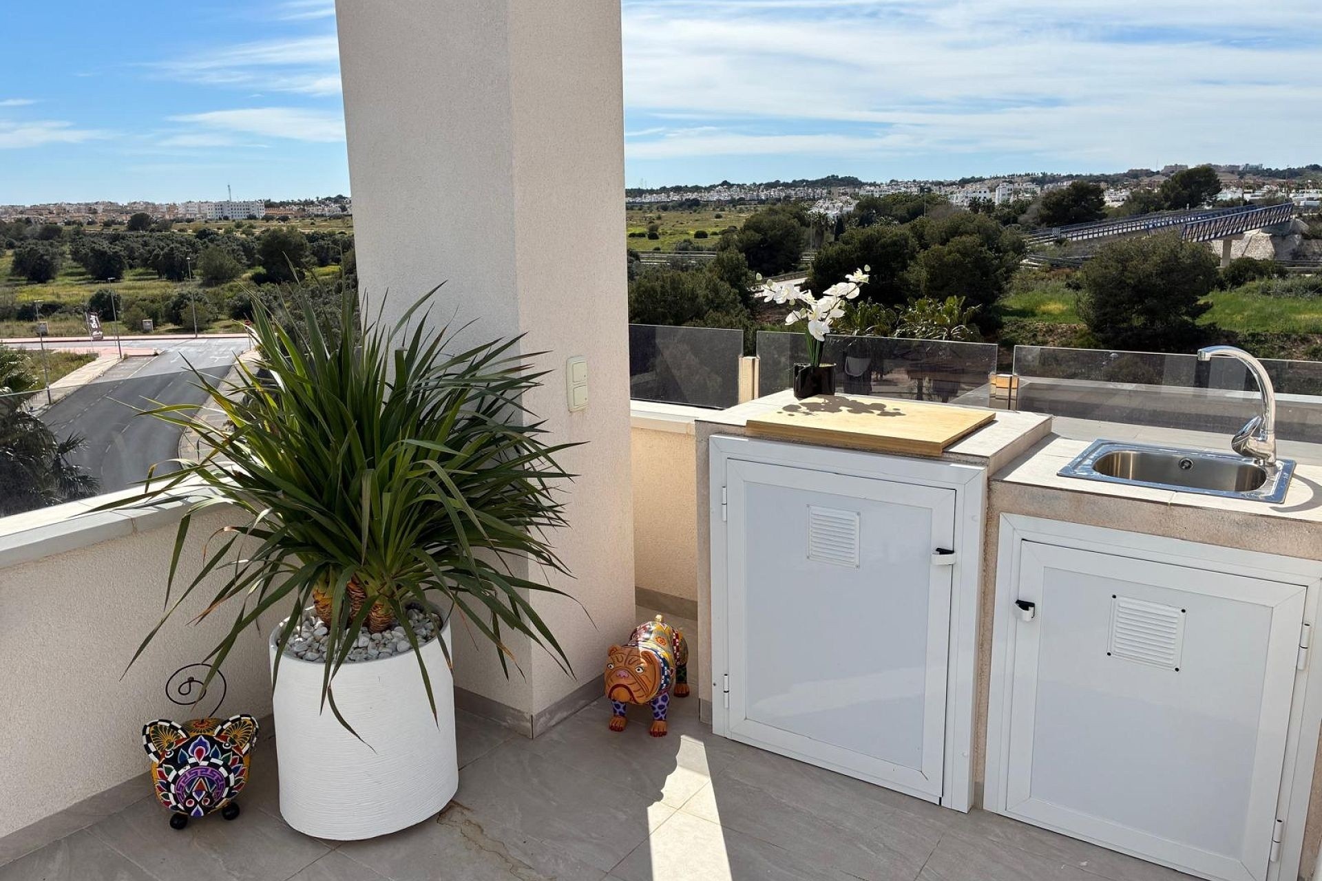 Resale - Penthouse -
Los Altos
