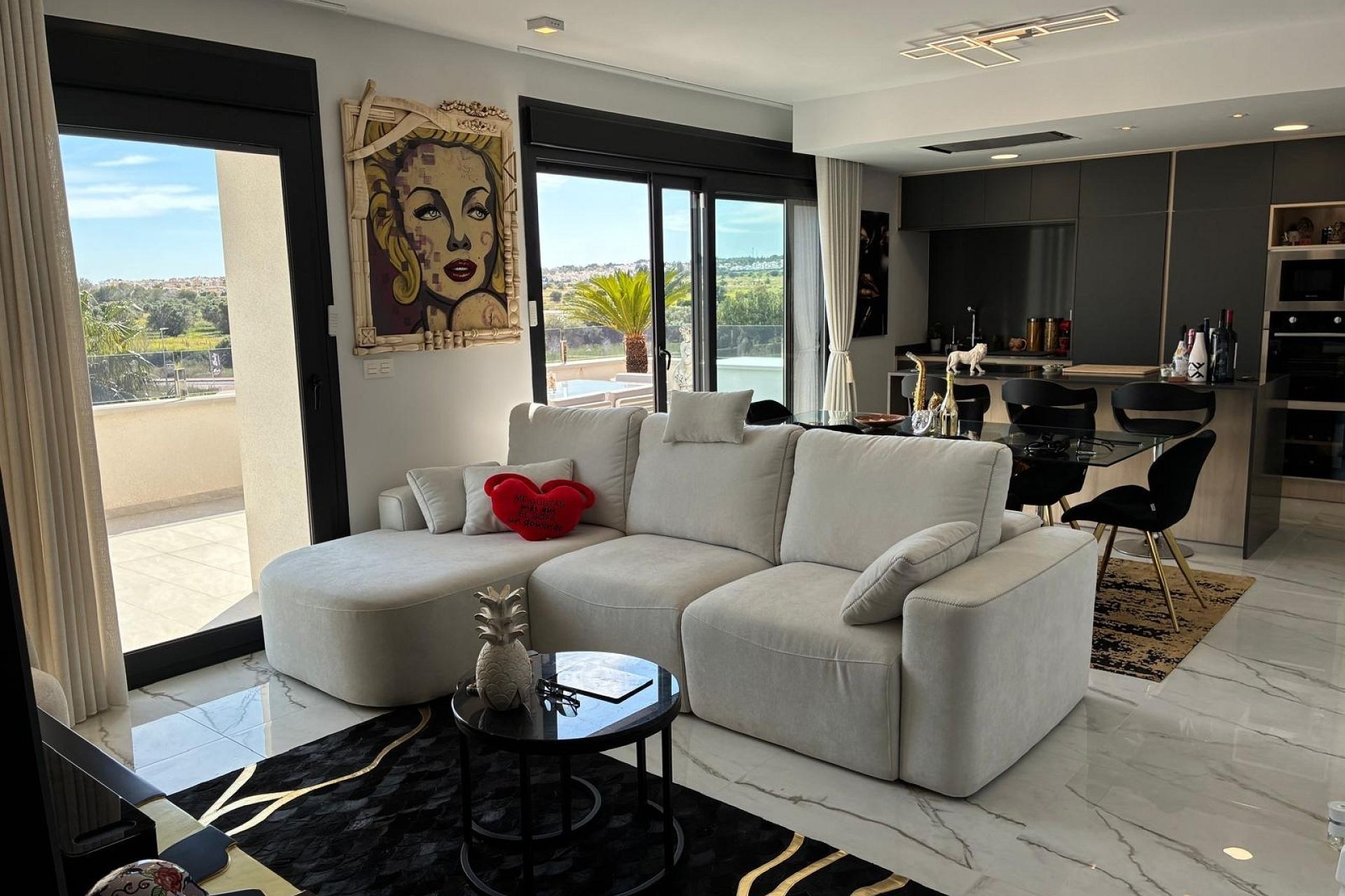 Resale - Penthouse -
Los Altos
