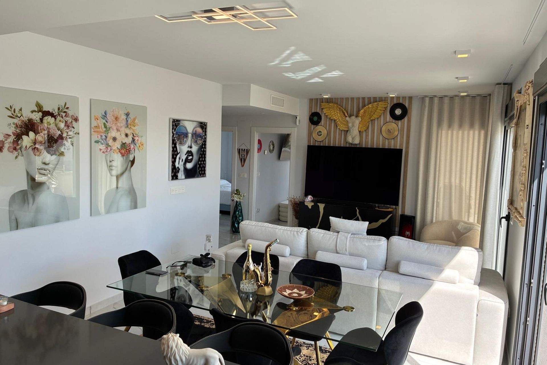 Resale - Penthouse -
Los Altos