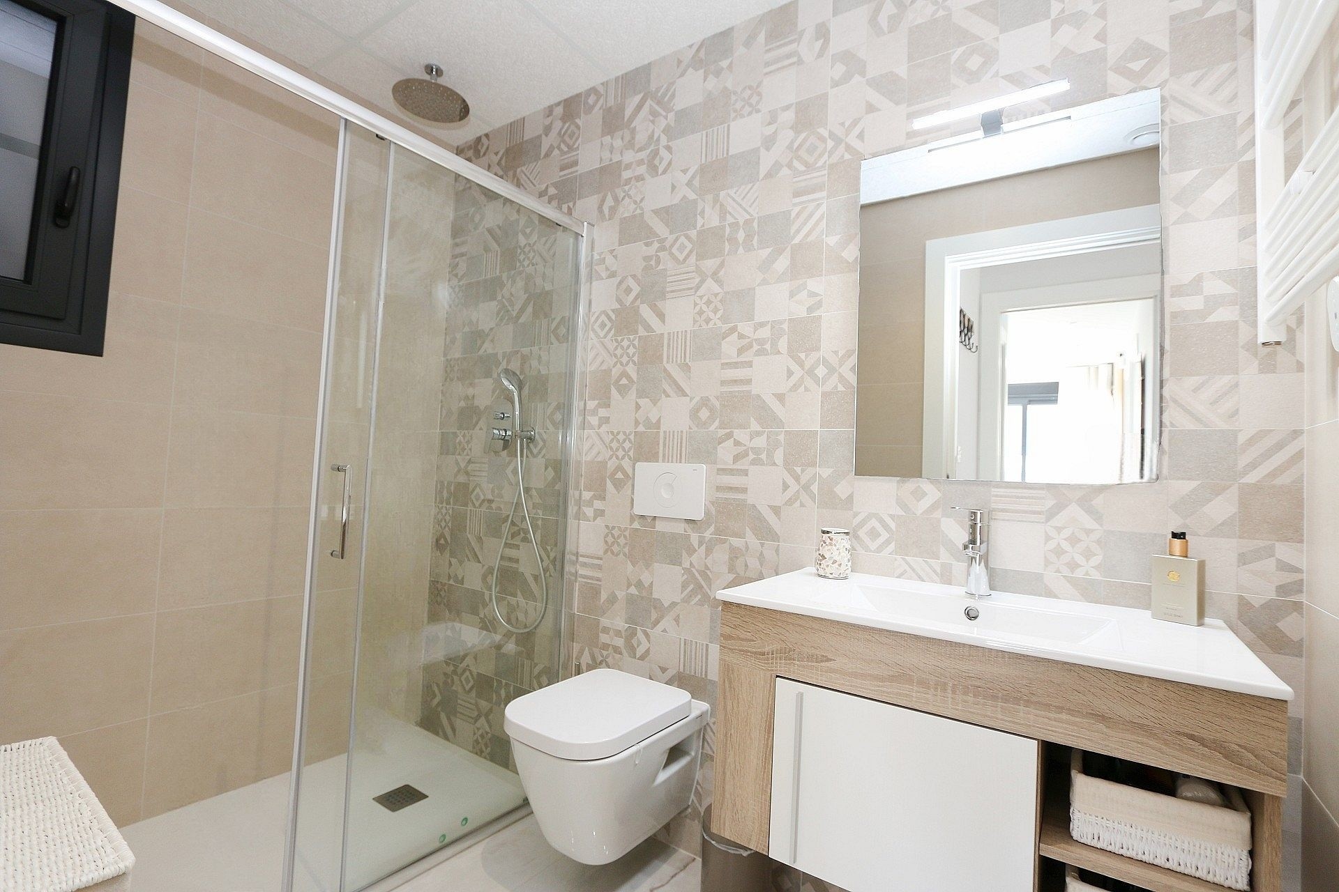 Resale - Penthouse -
Los Altos
