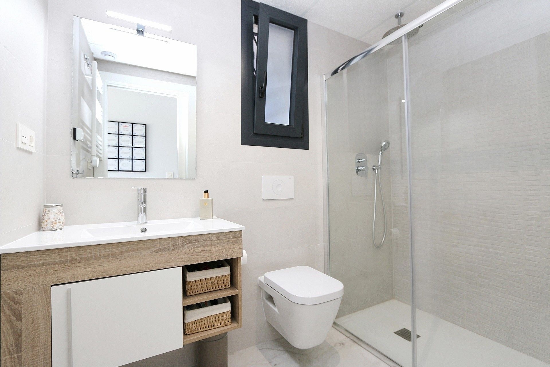 Resale - Penthouse -
Los Altos