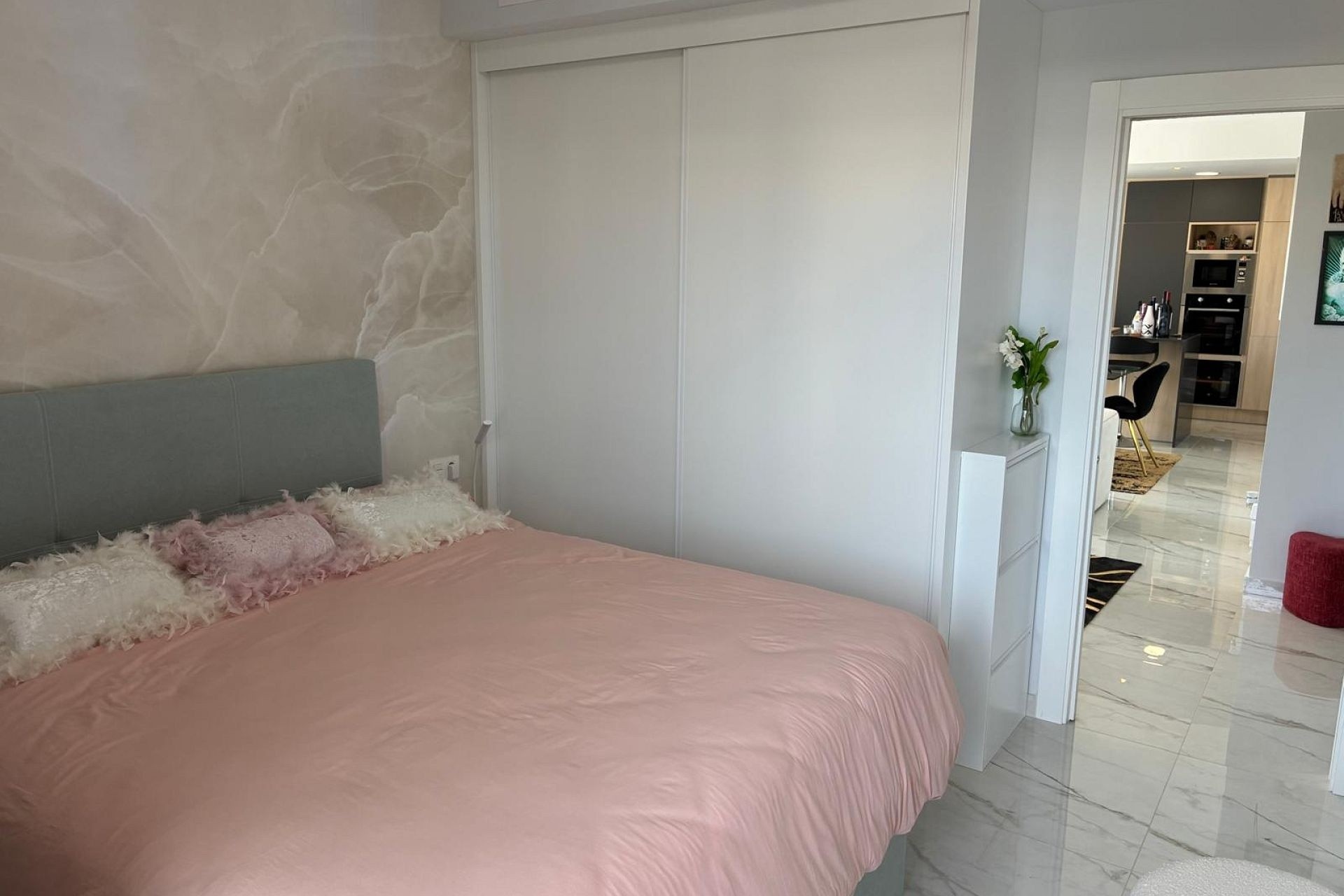 Resale - Penthouse -
Los Altos
