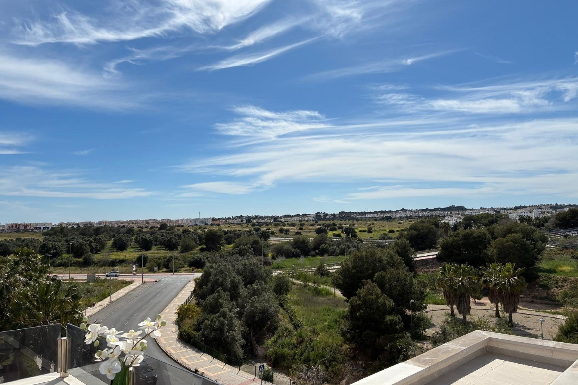 Resale - Penthouse -
Los Altos