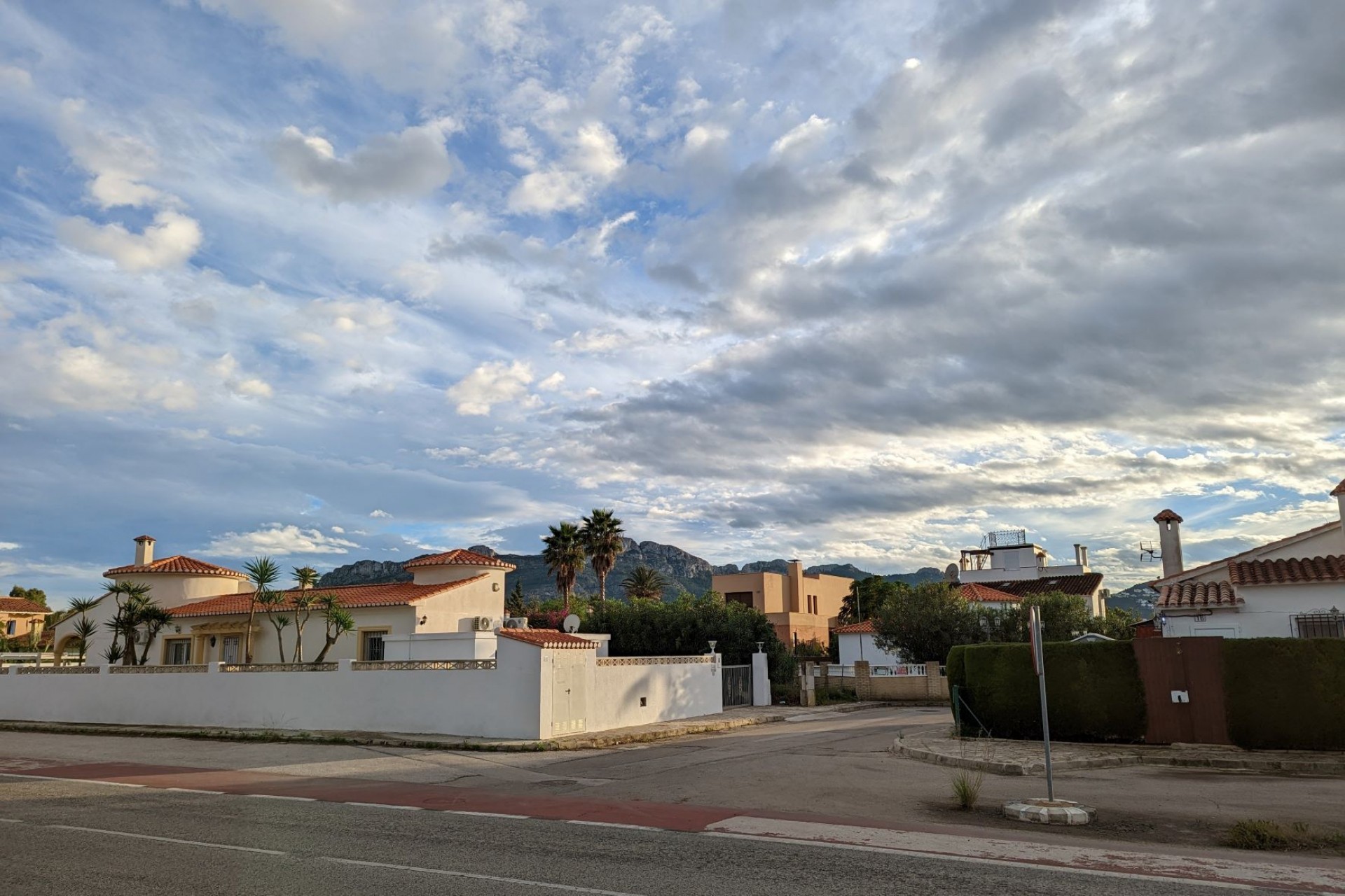 Resale - Plot -
Denia - Deveses