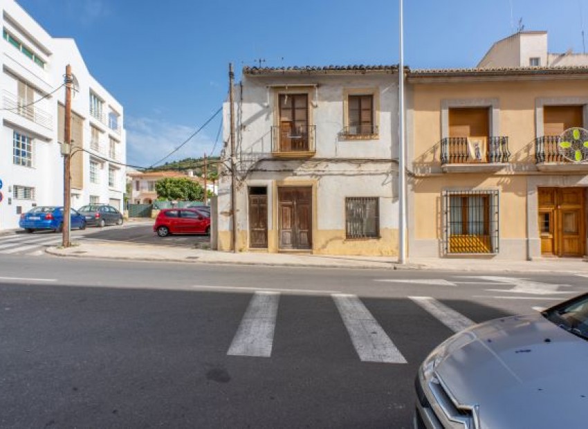 Resale - Plot -
Jávea - Centre