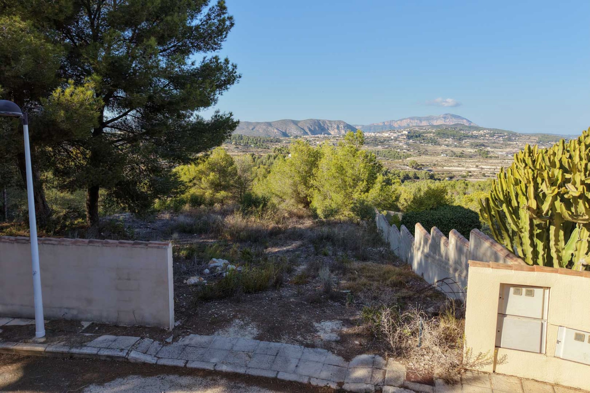 Resale - Plot -
Moraira - Benimeit