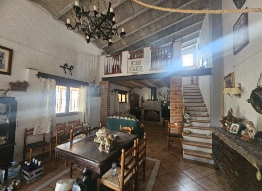 Resale - Rustic House -
Callosa De Ensarrià