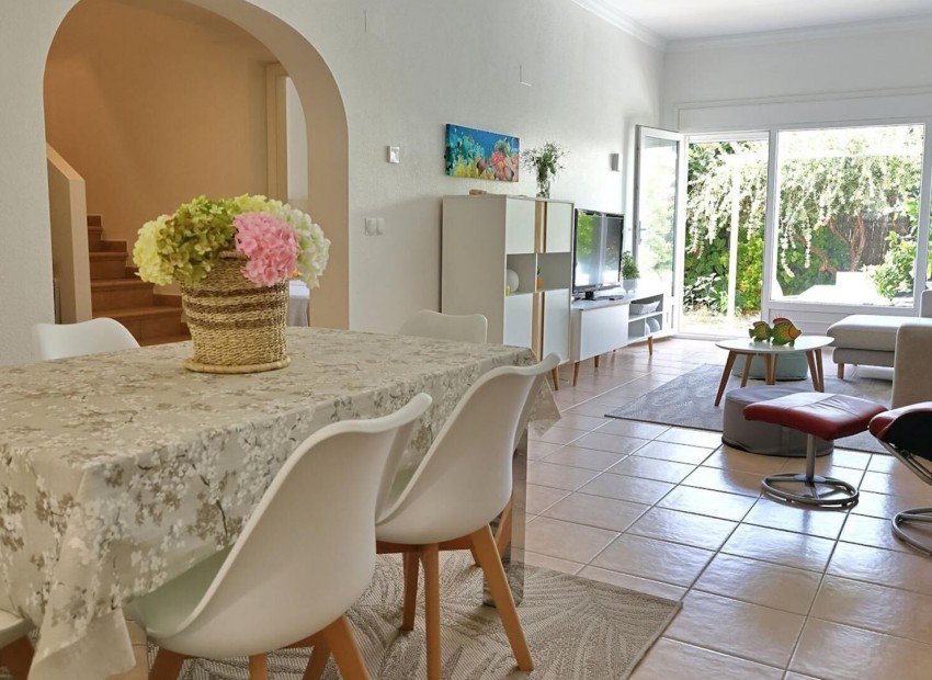 Resale - semi-detached -
Oliva - Oliva Nova