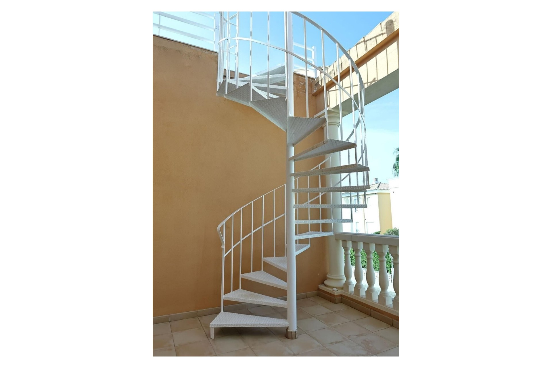 Resale - semi-detached -
Oliva - Oliva Nova