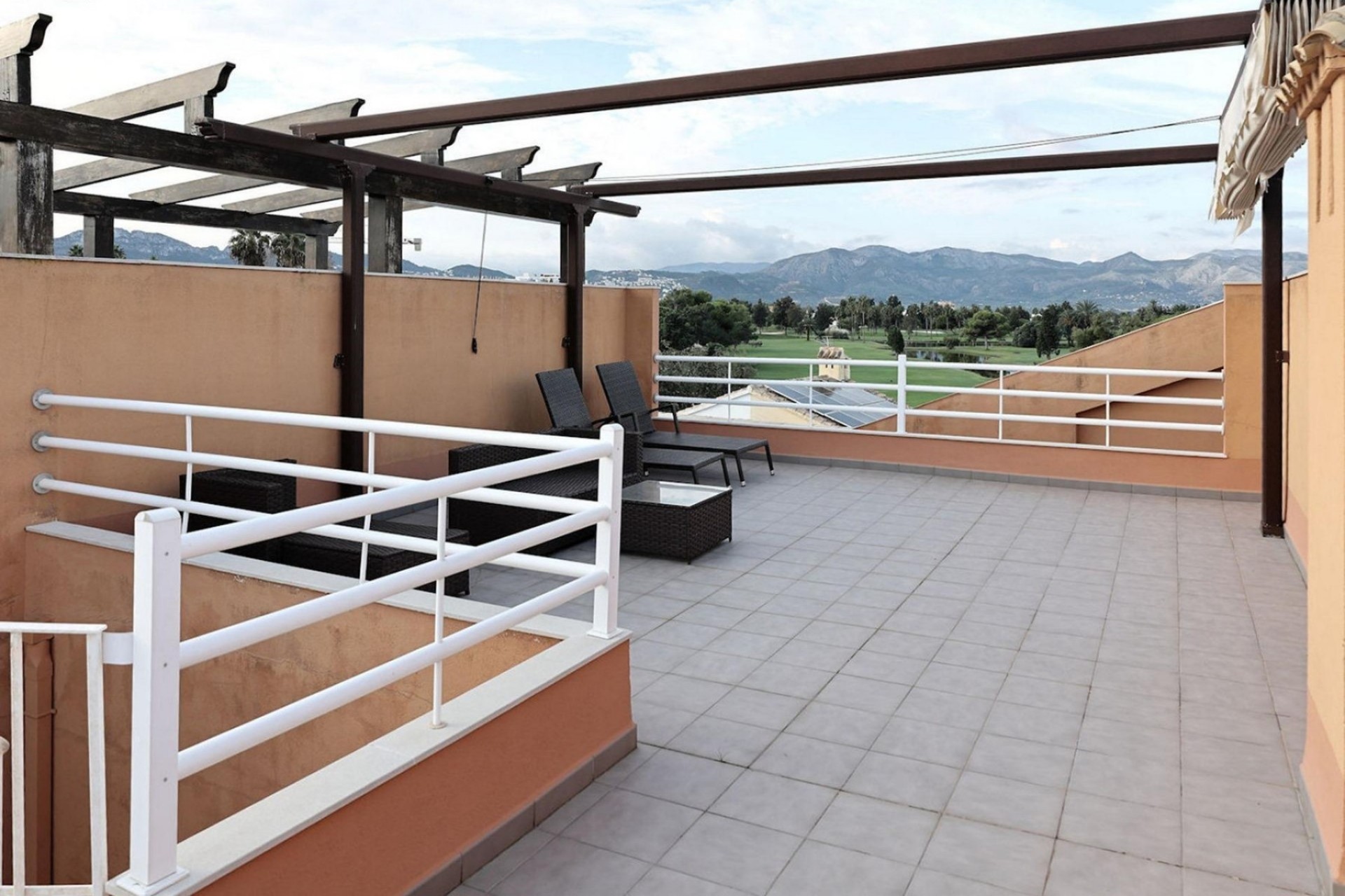 Resale - semi-detached -
Oliva - Oliva Nova
