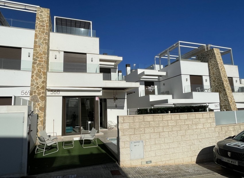 Resale - Semi detached -
Villamartin