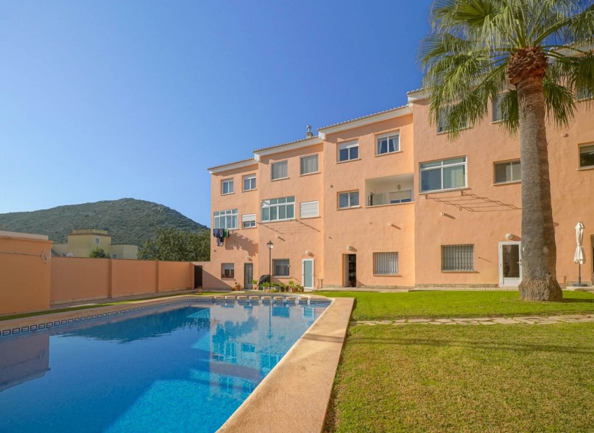 Resale - Town house -
La Xara