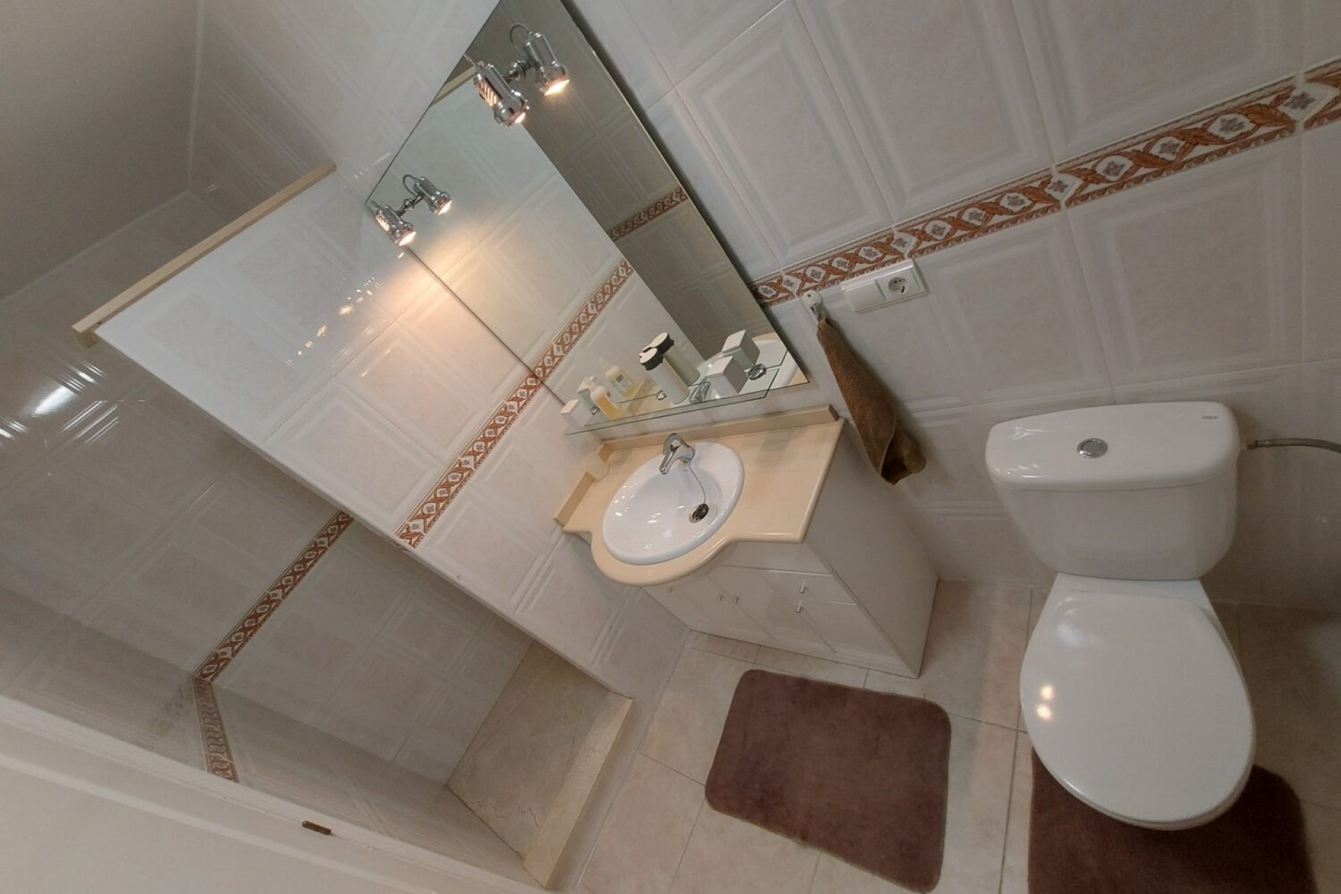 Resale - Townhouse -
Benijofar