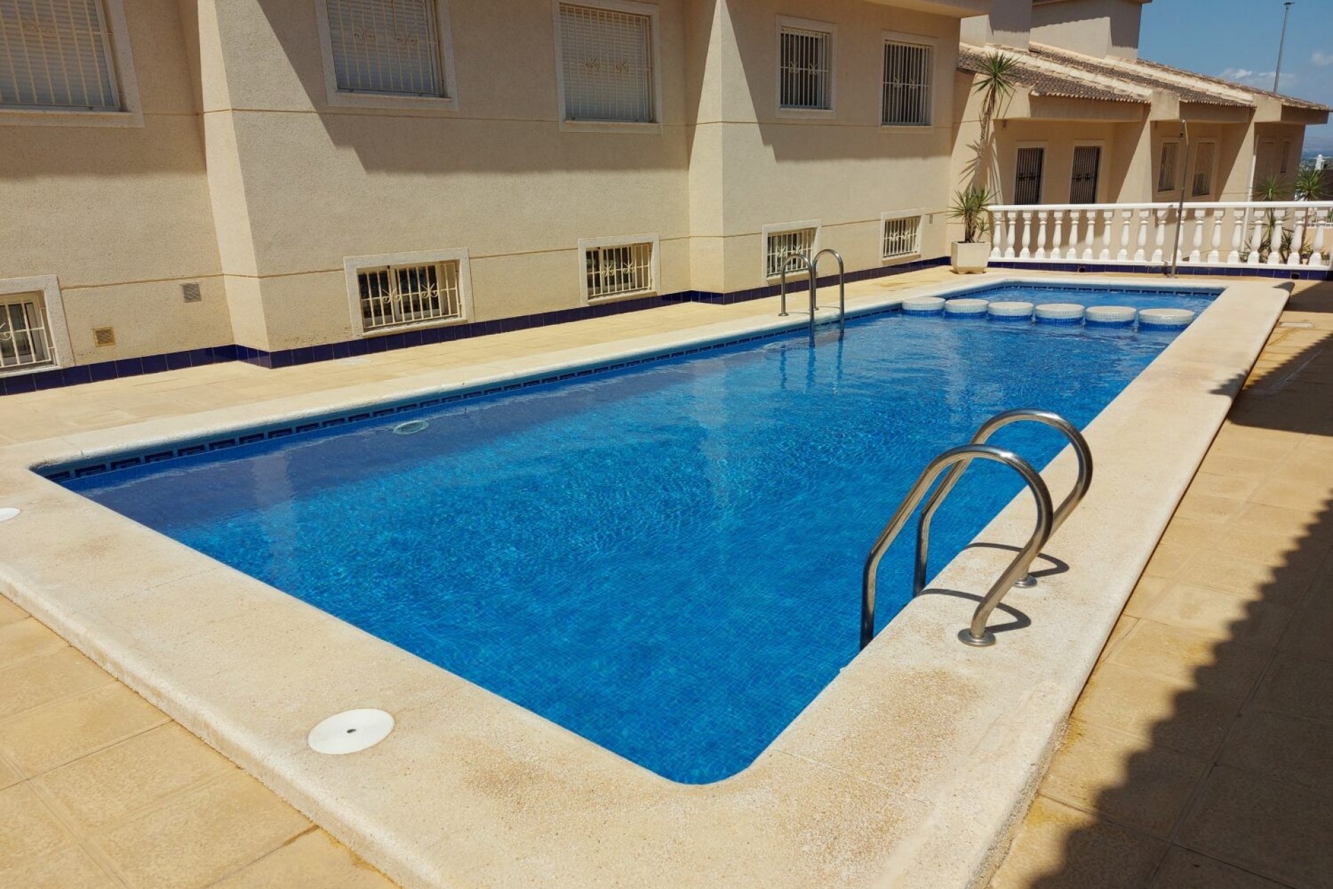 Resale - Townhouse -
Benijofar